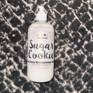 The lotion company Sugar Cookie Full Body Moisturizing Lotion 16 oz bnib